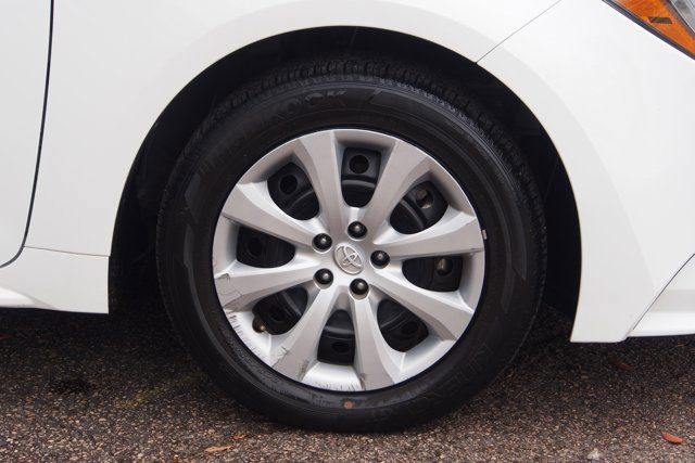 Used 2024 Toyota Corolla LE image 9