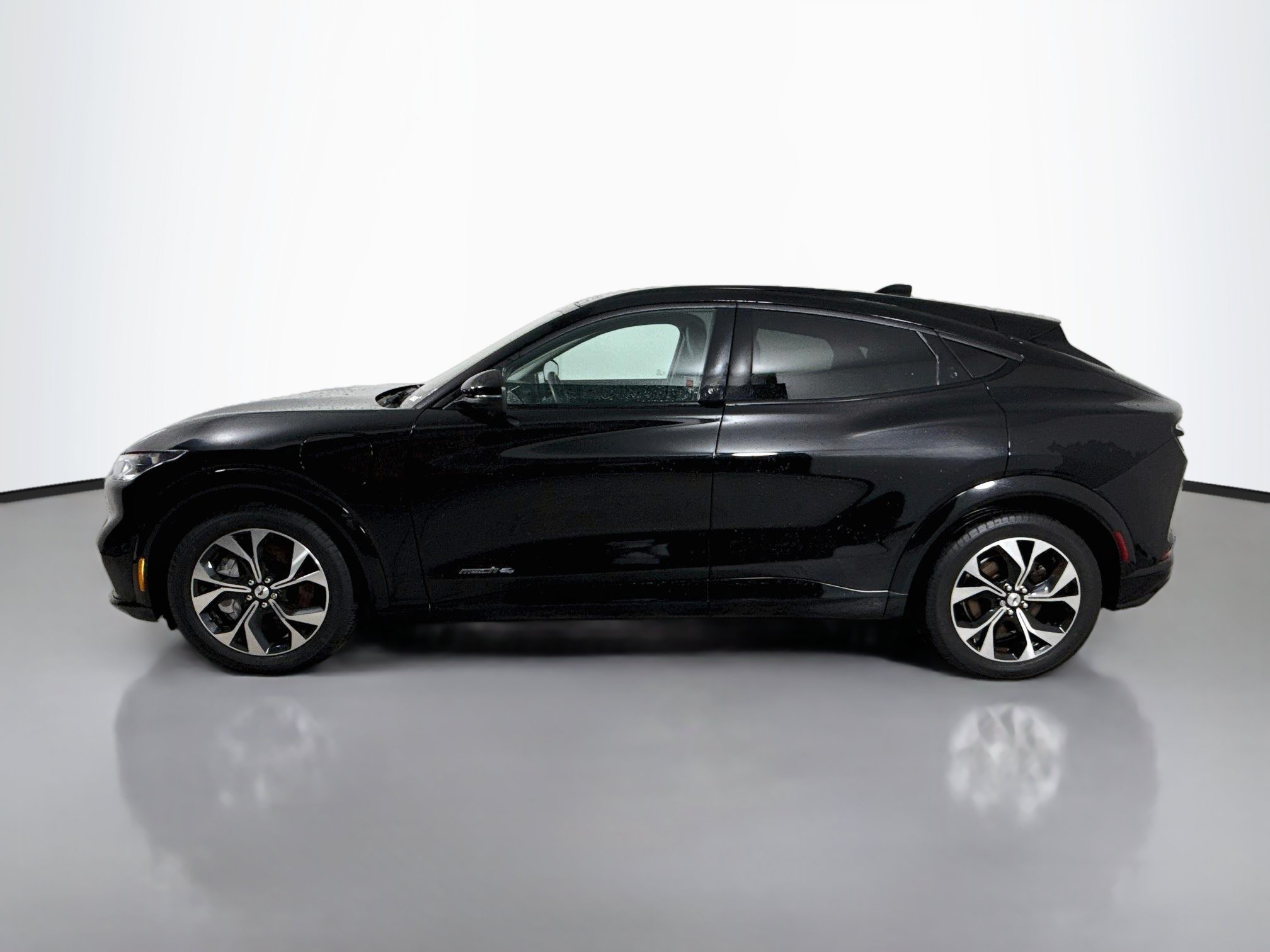 Certified 2023 Ford Mustang Mach-E Premium AWD/4WD image 9
