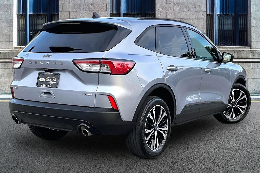 Certified 2022 Ford Escape SE w/ SE Sport Appearance Package AWD/4WD image 11