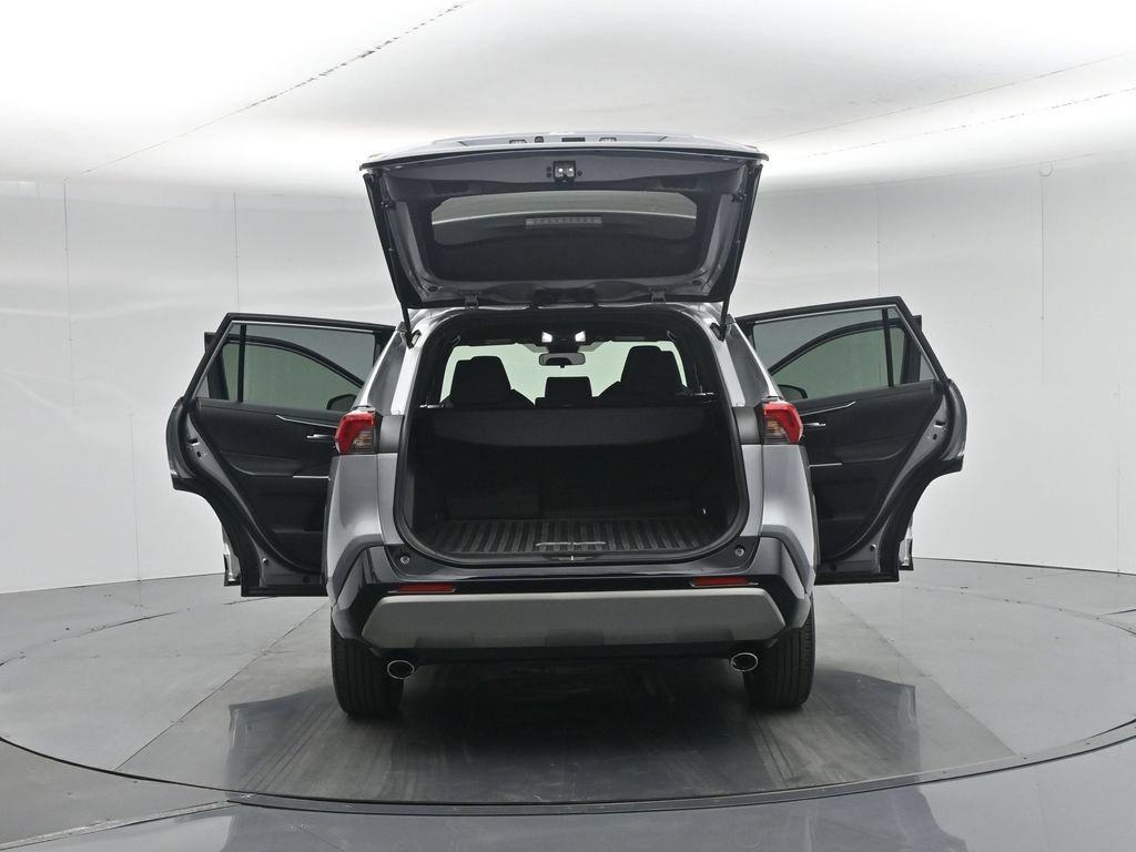 Used 2025 Toyota RAV4 SE AWD/4WD image 36