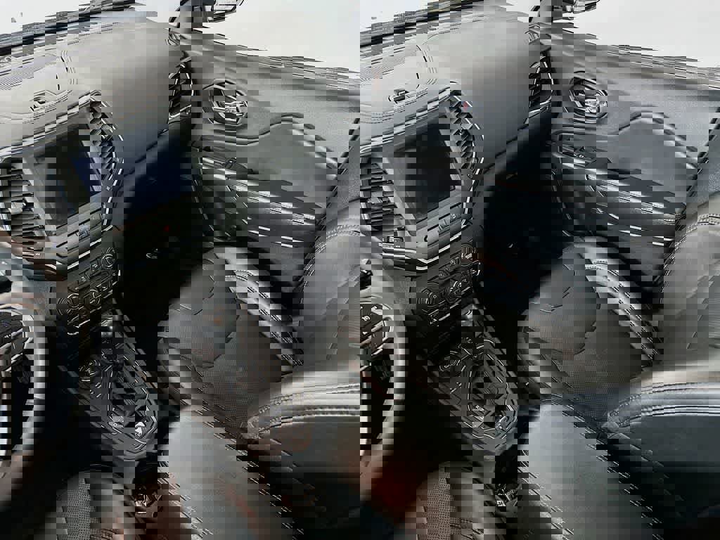 Used 2022 Jeep Cherokee Latitude Lux w/ Sun & Sound Group image 14