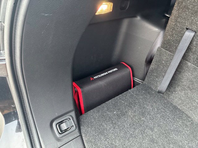 Used 2025 Mitsubishi Outlander SE FWD image 62