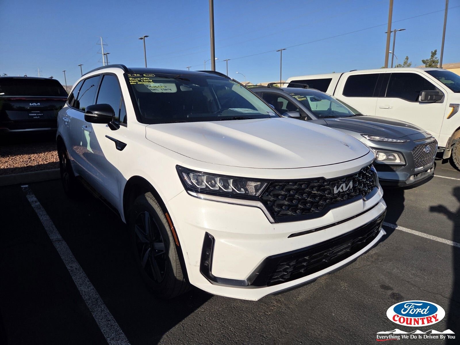 Used 2022 Kia Sorento S w/ Panoramic Sunroof Package