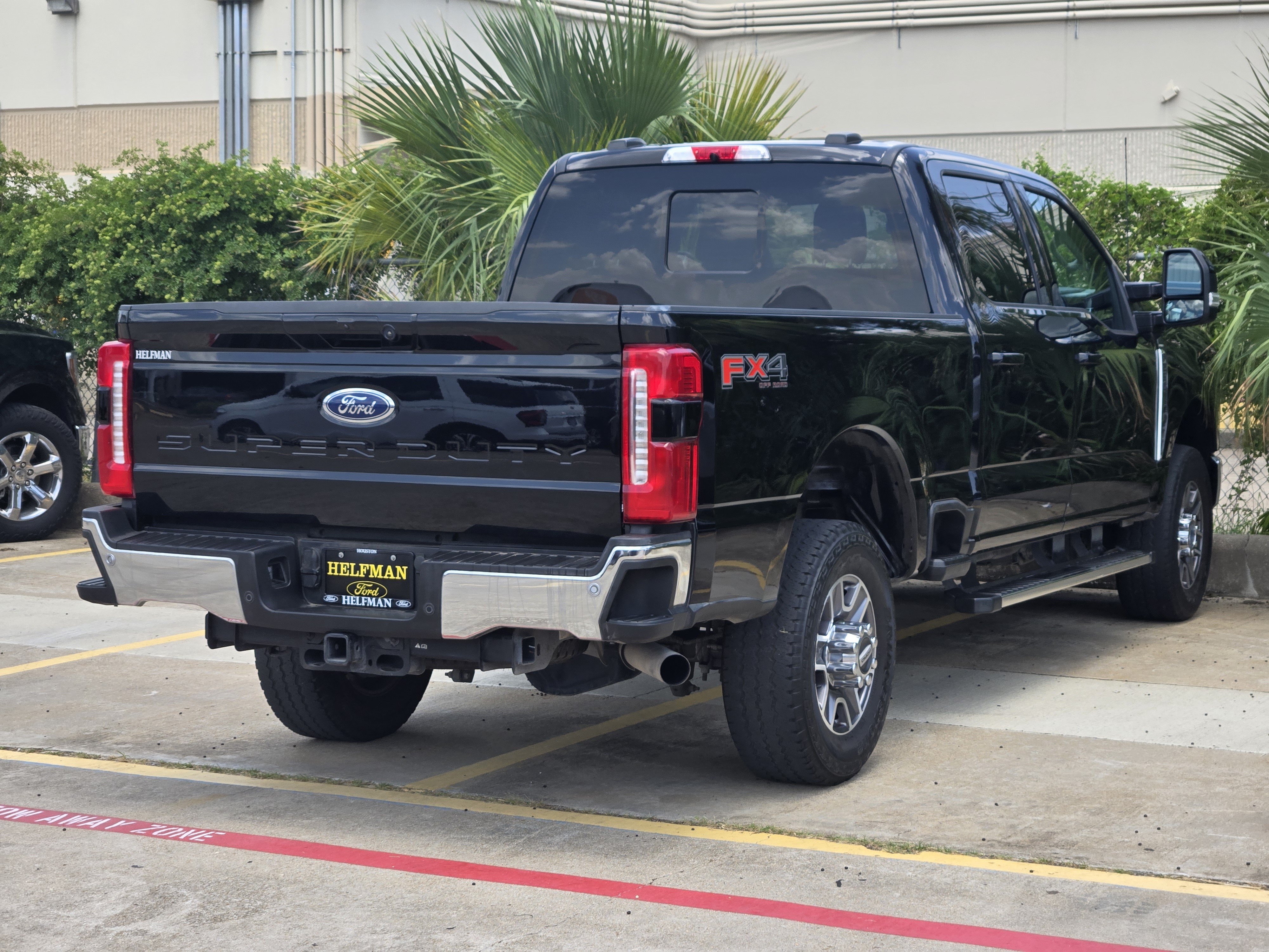 Certified 2024 Ford F250 Lariat w/ FX4 Off-Road Package AWD/4WD image 3