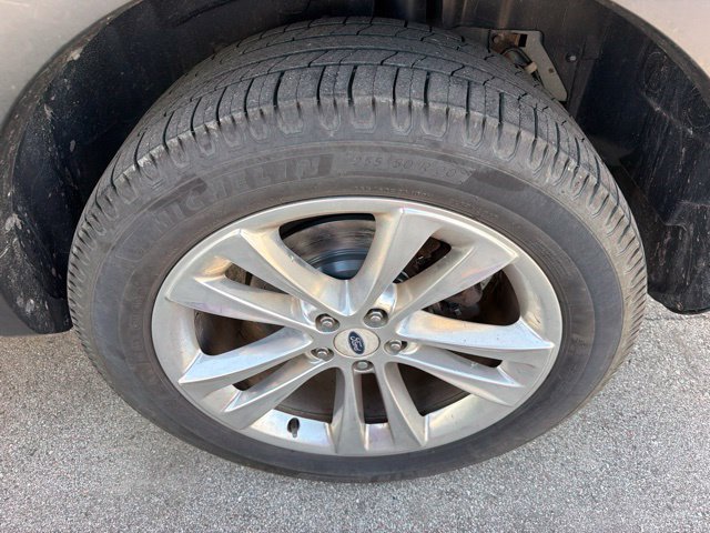 Certified 2018 Ford Explorer XLT w/ Equipment Group 202A AWD/4WD image 11