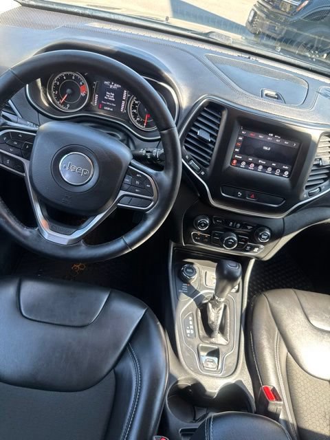 Used 2020 Jeep Cherokee Latitude Plus w/ Cold Weather Group AWD/4WD image 28