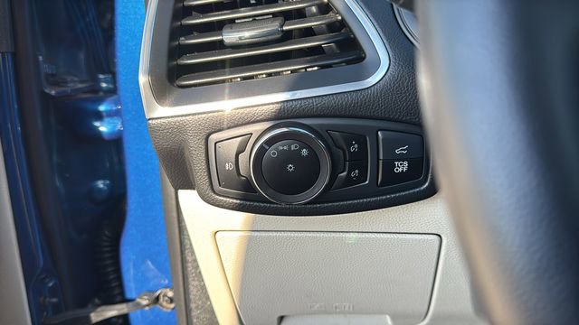 Certified 2023 Ford Edge Titanium w/ Equipment Group 301A image 17