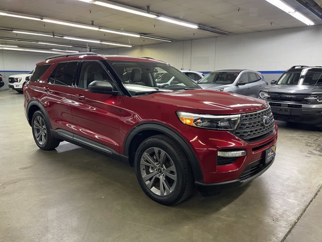 Certified 2021 Ford Explorer XLT w/ Equipment Group 202A AWD/4WD image 7
