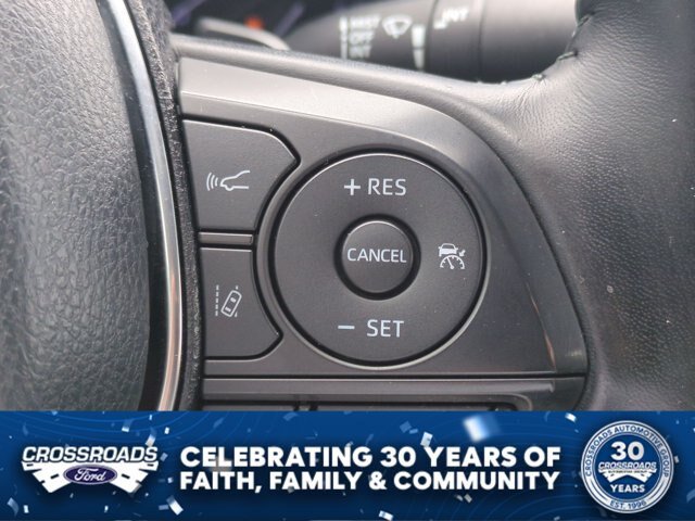 Used 2019 Toyota Camry SE FWD image 18