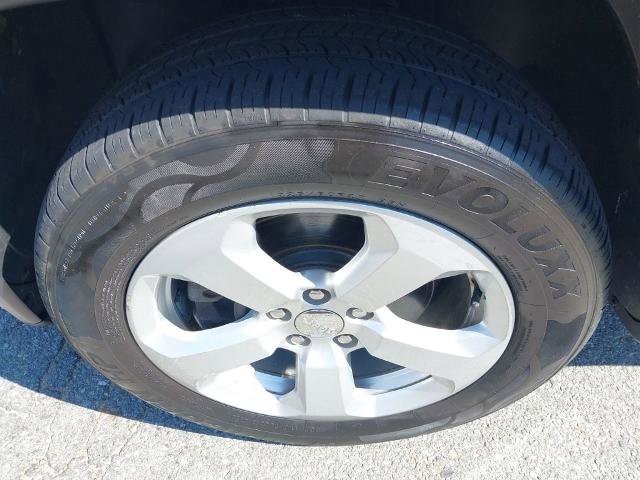 Used 2018 Jeep Compass Latitude w/ Popular Equipment Group AWD/4WD image 14
