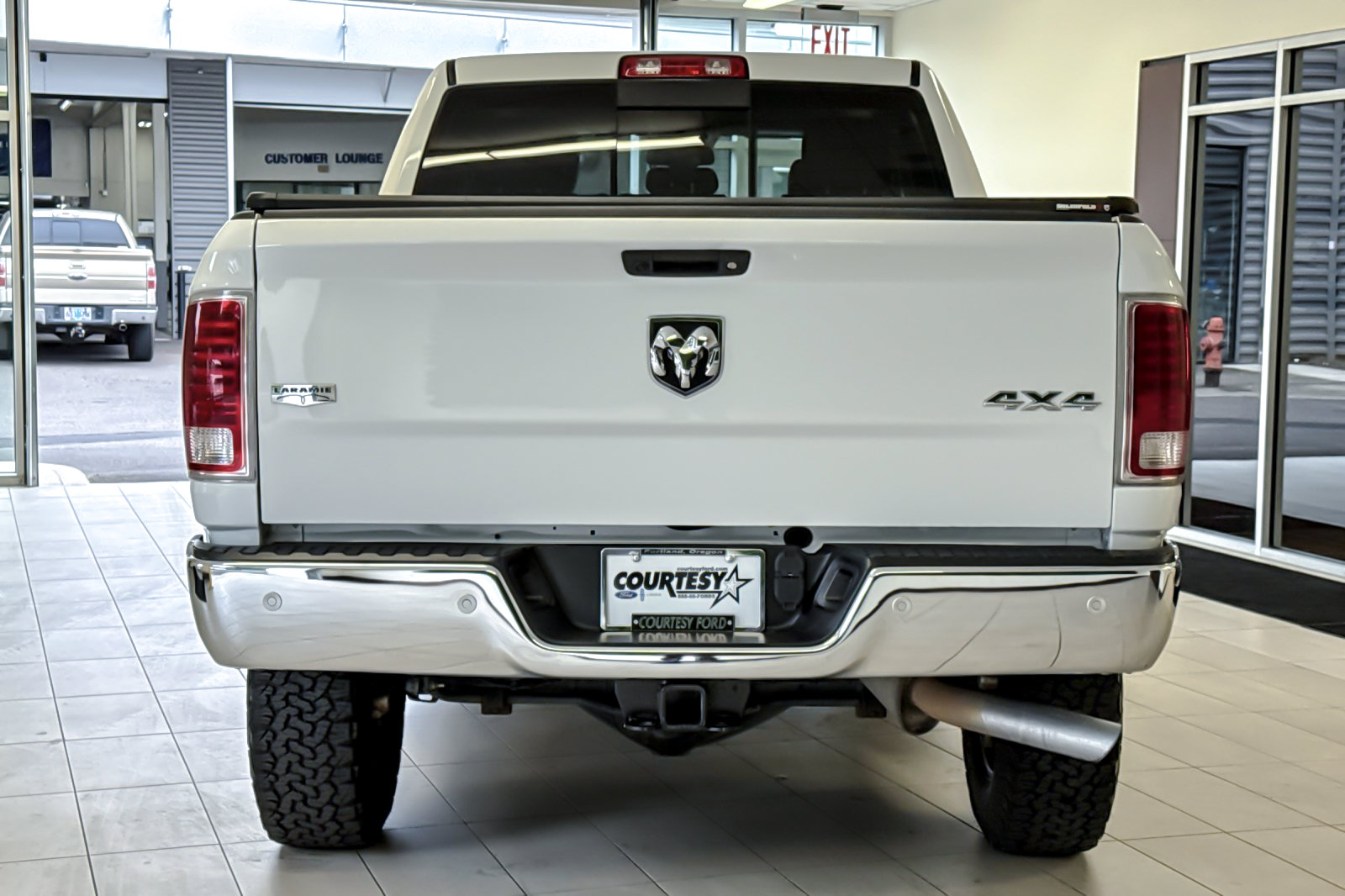 Used 2018 RAM 2500 Laramie w/ Off Road Package AWD/4WD image 5