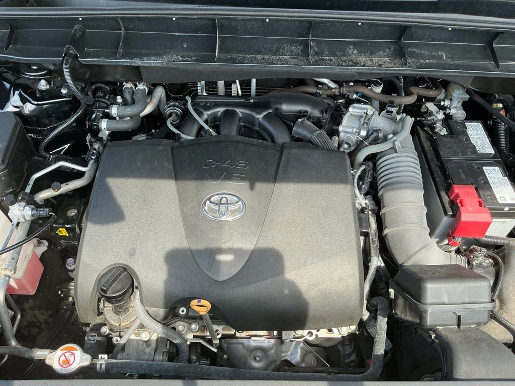 Used 2021 Toyota Highlander Platinum FWD image 25