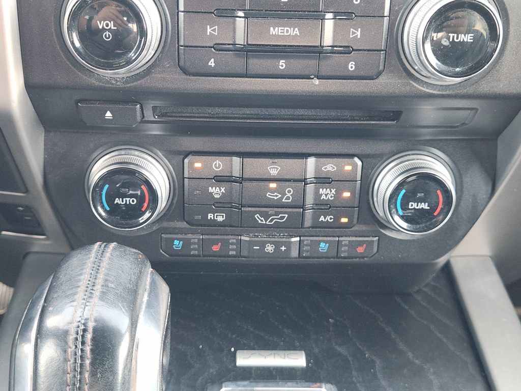 Certified 2018 Ford F150 Platinum w/ Equipment Group 701A Luxury RWD image 17