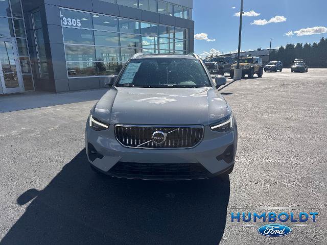 Used 2024 Volvo XC40 B5 Ultimate w/ Protection Package Premier image 2