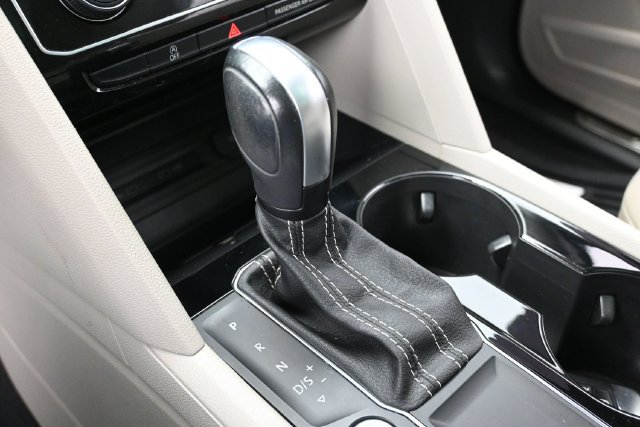 Used 2023 Volkswagen Atlas SE w/ Panoramic Sunroof Package FWD image 23