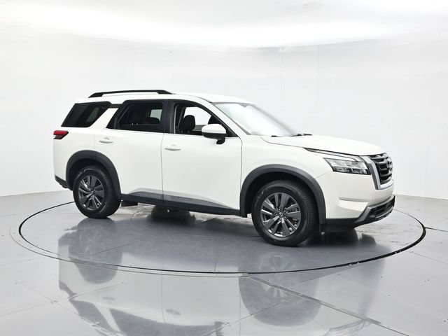 Used 2022 Nissan Pathfinder SV FWD image 3
