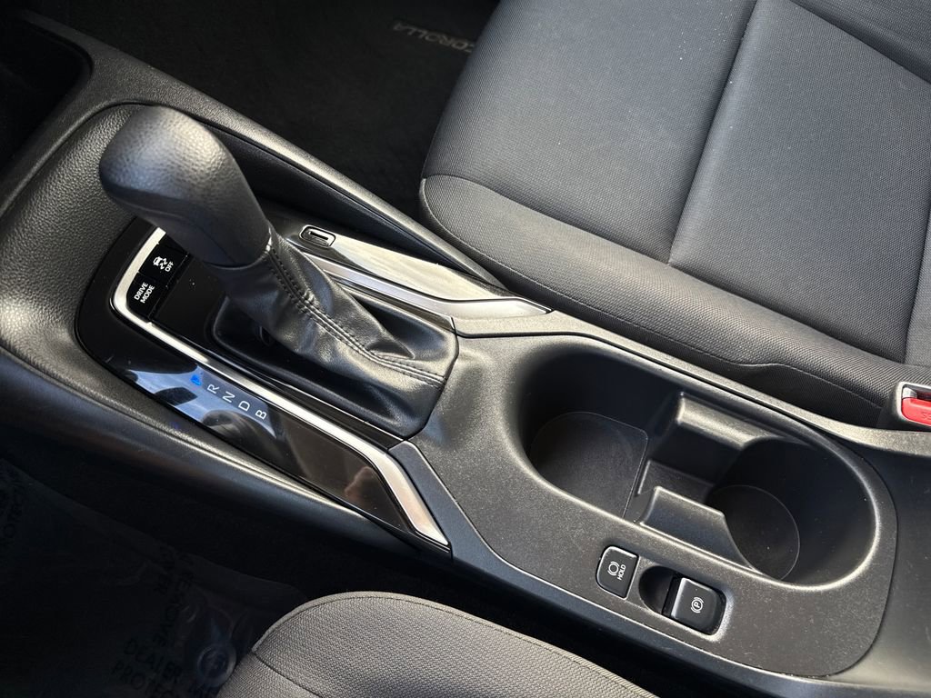 Used 2023 Toyota Corolla LE image 21