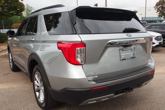Certified 2024 Ford Explorer XLT w/ Equipment Group 202A AWD/4WD image 5