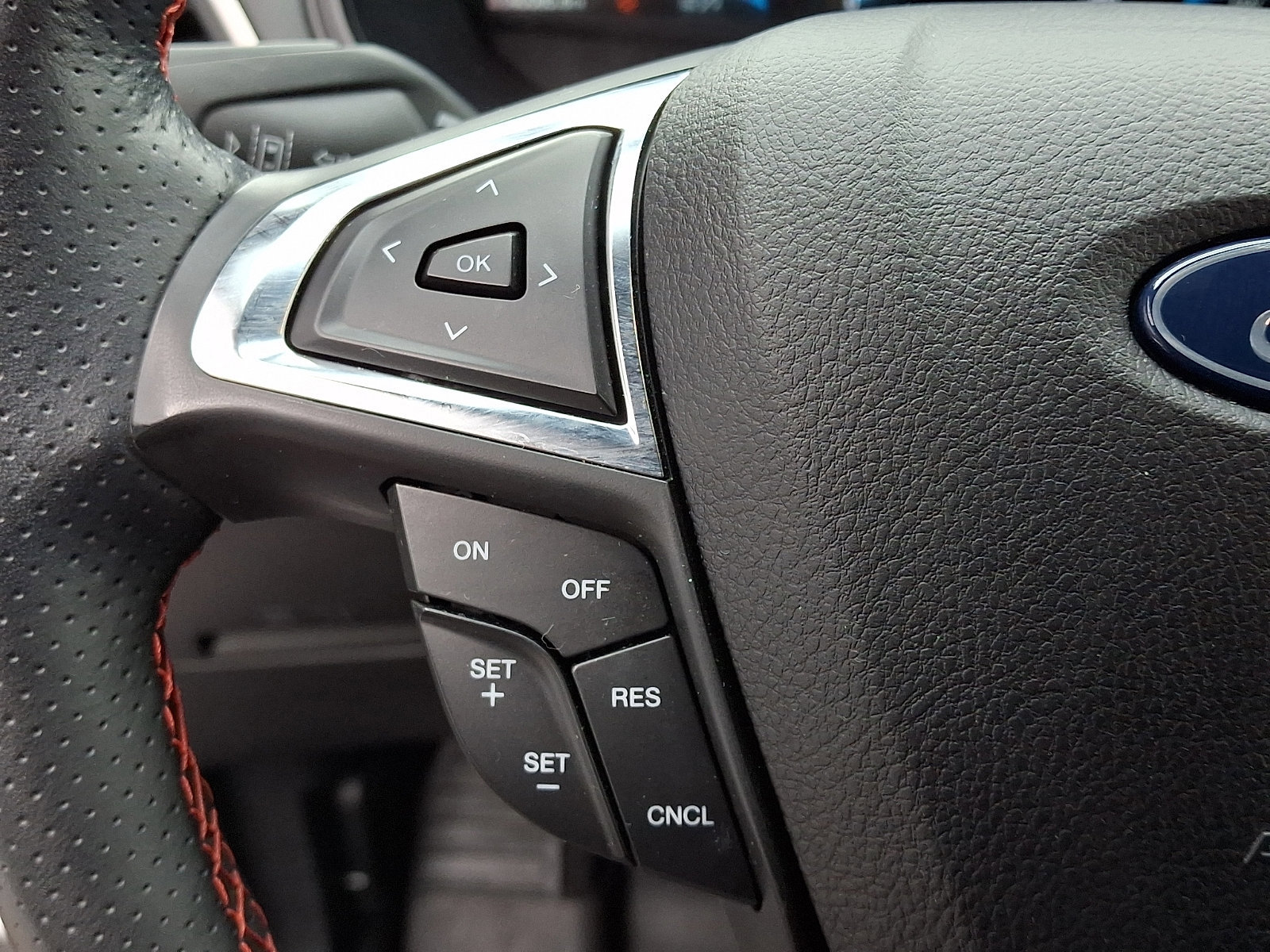 Certified 2022 Ford Edge ST-Line image 25