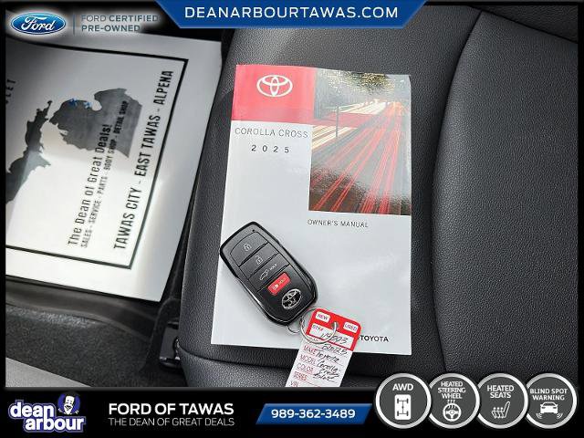 Used 2025 Toyota Corolla Cross XLE w/ Convenience Package AWD/4WD image 15