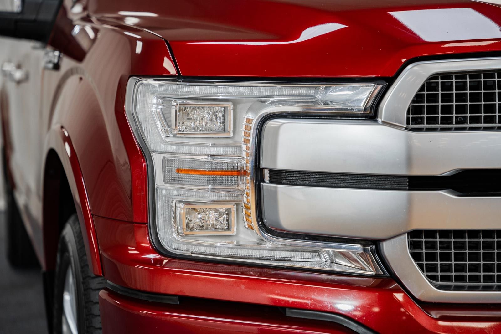 Certified 2018 Ford F150 Platinum w/ Equipment Group 701A Luxury image 15