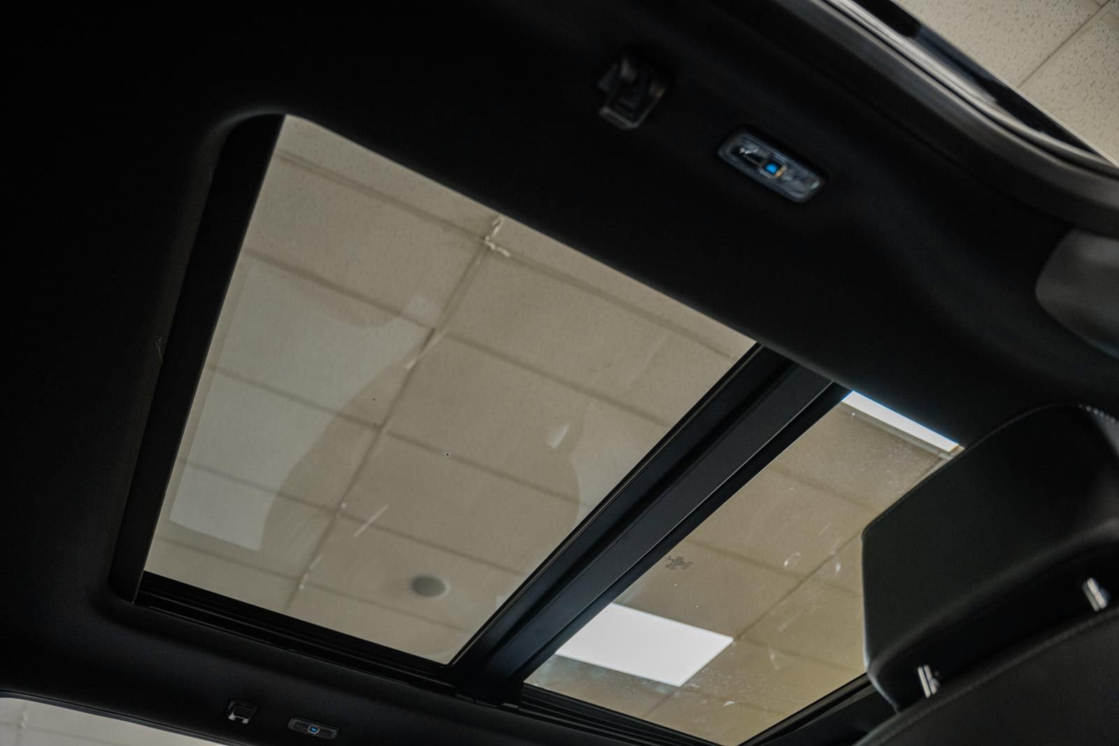 Certified 2023 Ford F150 Lariat w/ Equipment Group 502A High image 39