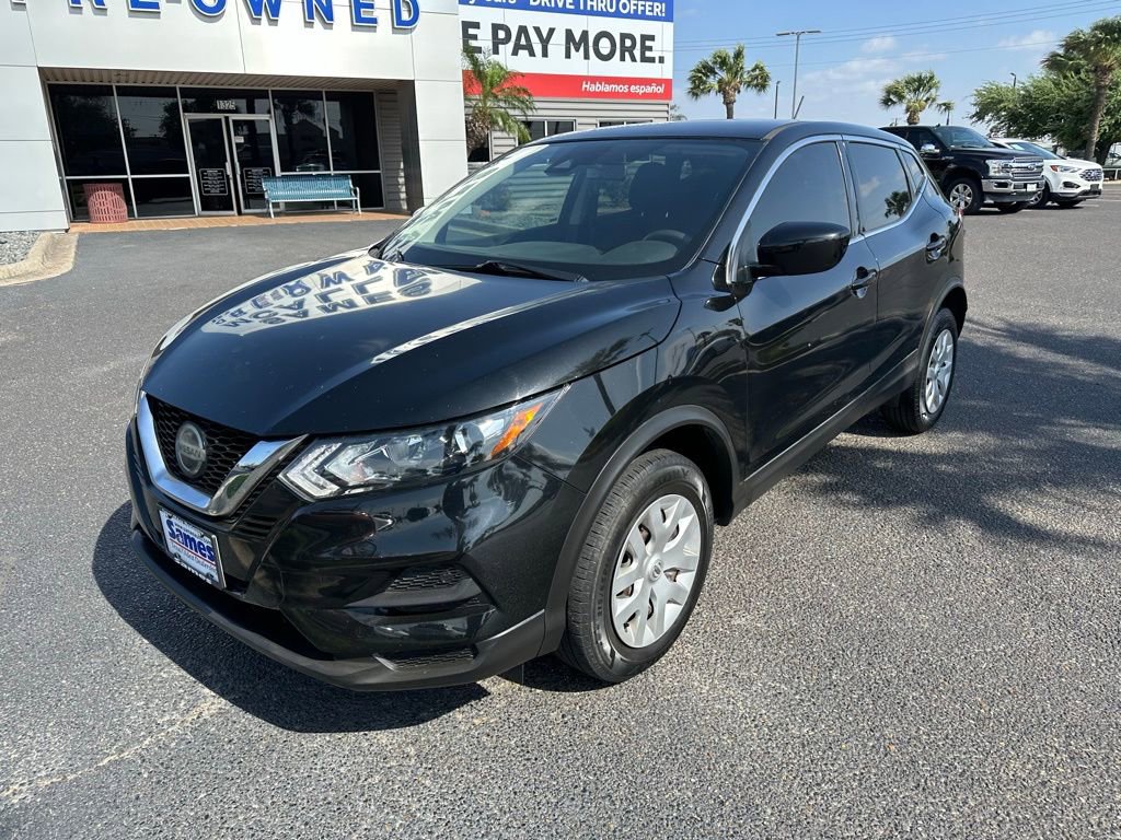 Used 2020 Nissan Rogue Sport S image 2