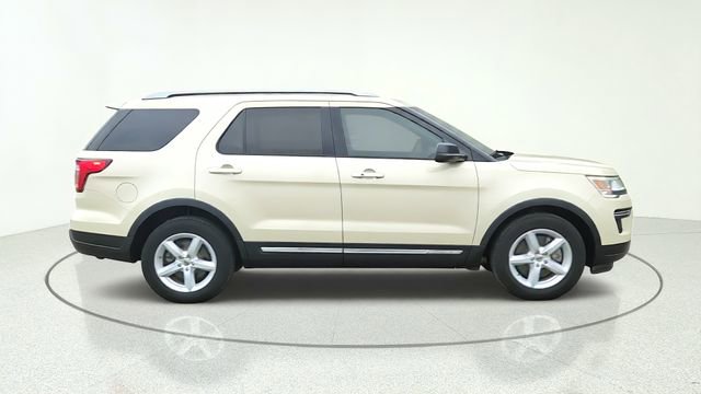Certified 2018 Ford Explorer XLT FWD image 8