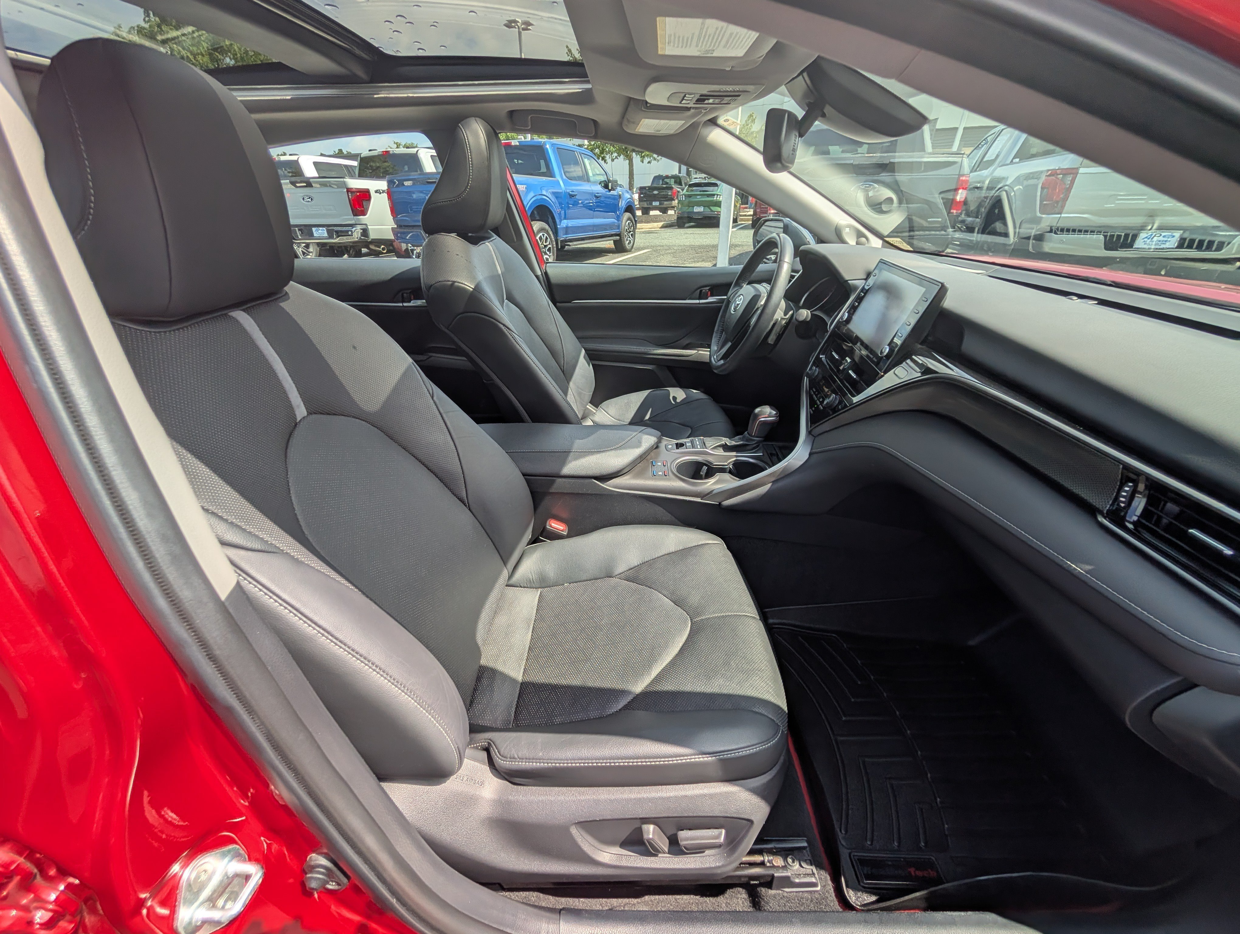 Used 2021 Toyota Camry XSE w/ TRD Appearance Package (TMS) FWD image 10