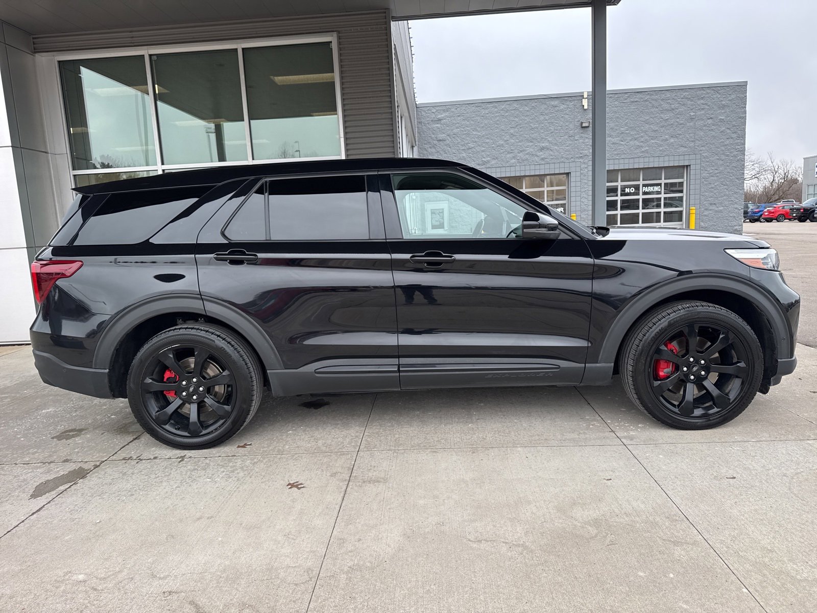 Certified 2021 Ford Explorer ST w/ Equipment Group 401A image 9