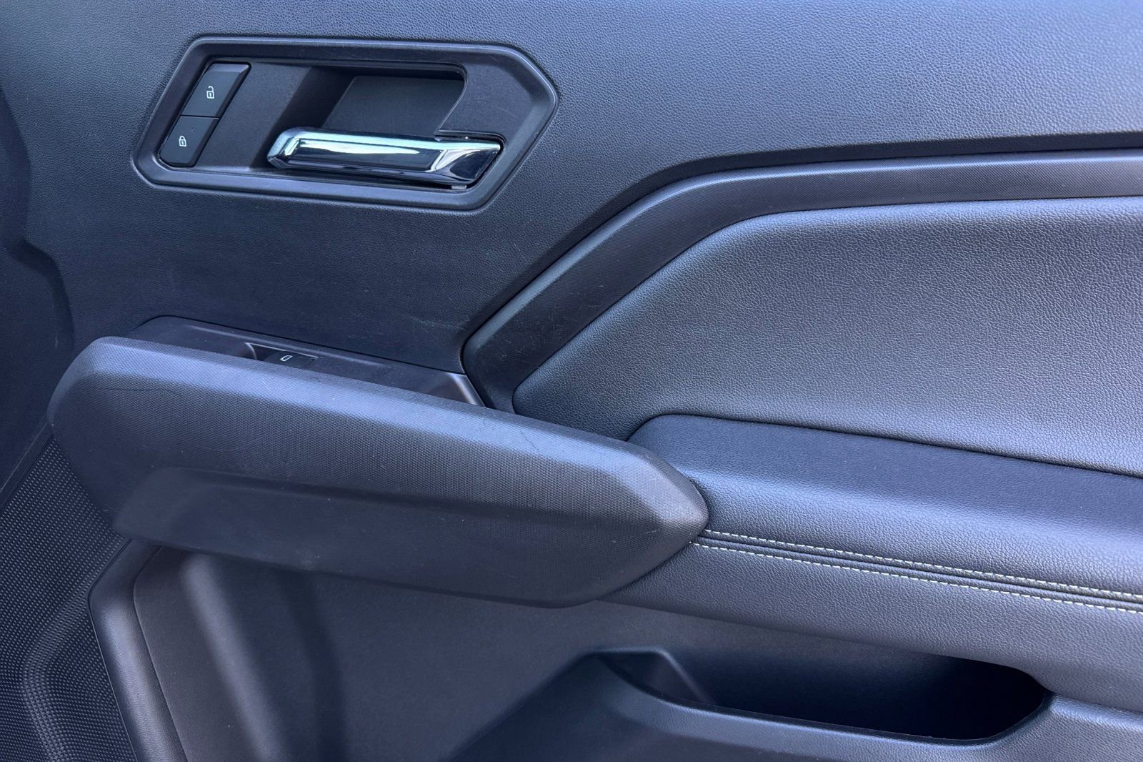 Used 2023 Chevrolet Colorado LT w/ LT Convenience Package image 18