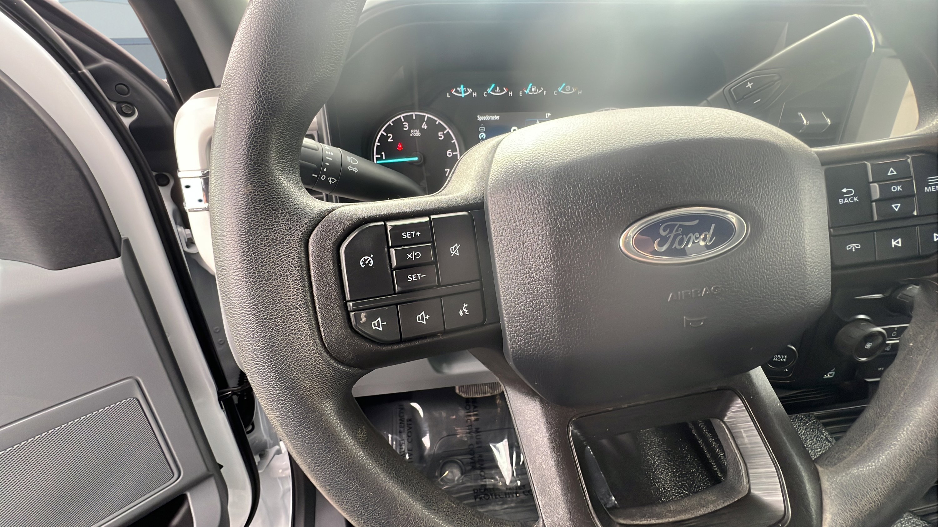 Certified 2024 Ford F350 XLT image 11