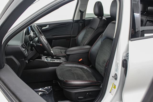 Certified 2022 Ford Escape SEL w/ SEL Stealth AWD Package image 19