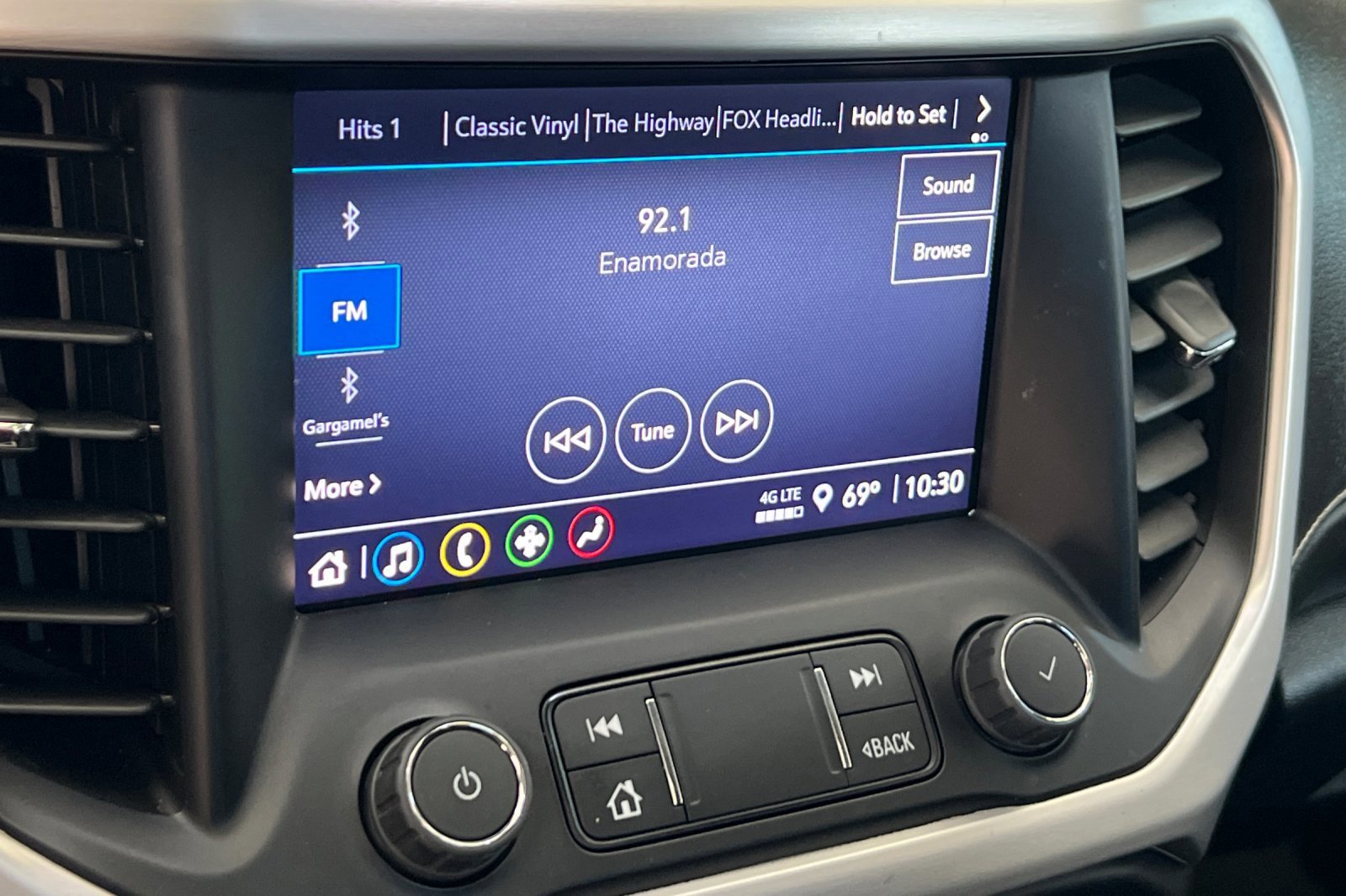 Used 2023 GMC Acadia SLE w/ Driver Convenience Package image 21