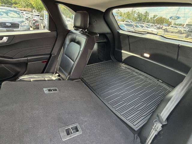 Certified 2023 Ford Escape Platinum AWD/4WD image 36