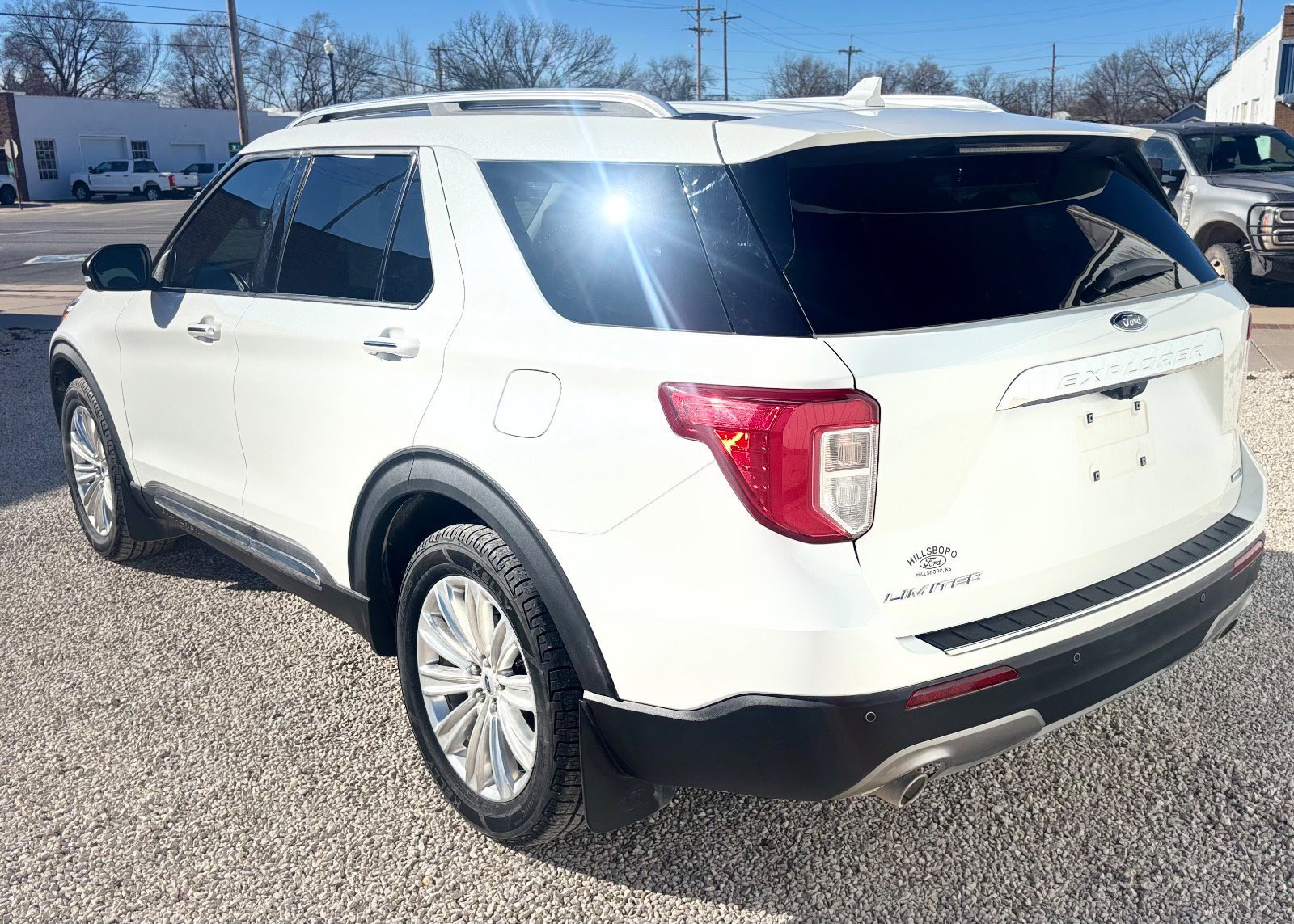 Certified 2020 Ford Explorer Limited image 3