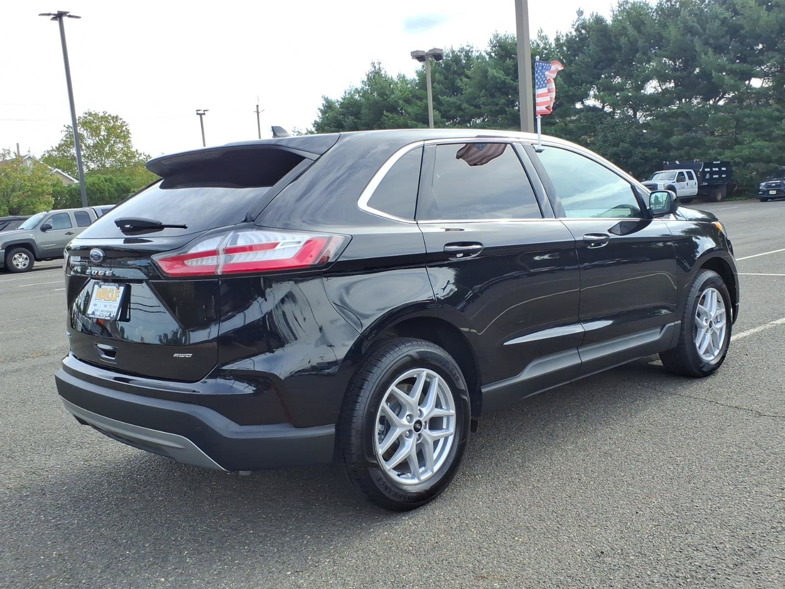 Certified 2024 Ford Edge SEL AWD/4WD image 6