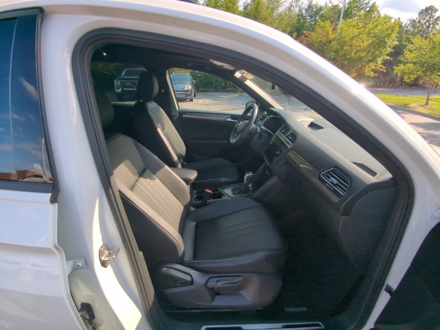 Used 2023 Volkswagen Tiguan SE R-Line FWD image 27
