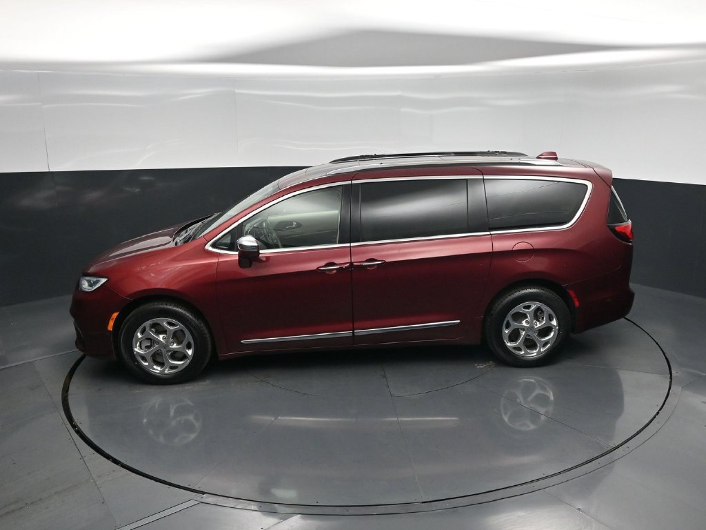 Used 2021 Chrysler Pacifica Limited w/ Premium & Safety Sphere Group AWD/4WD image 43