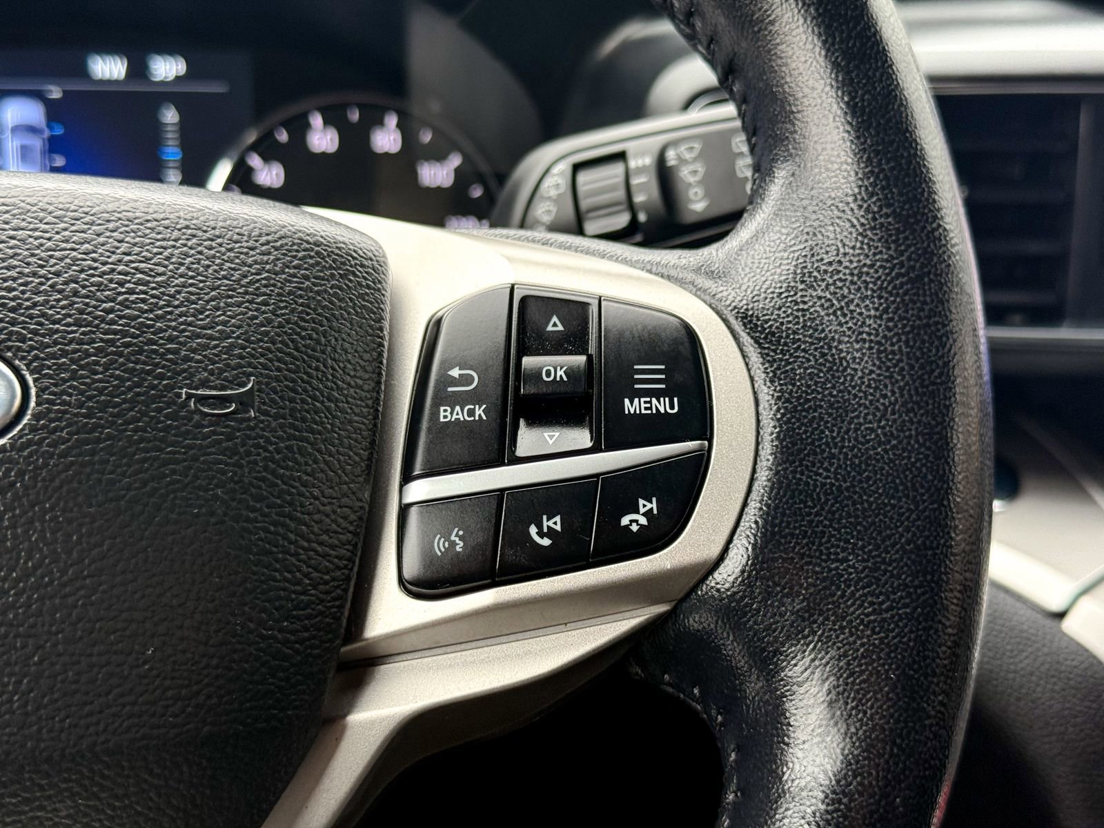 Certified 2022 Ford Explorer XLT w/ Equipment Group 202A image 42