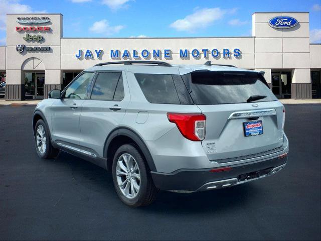 Certified 2023 Ford Explorer XLT w/ Equipment Group 202A AWD/4WD image 3