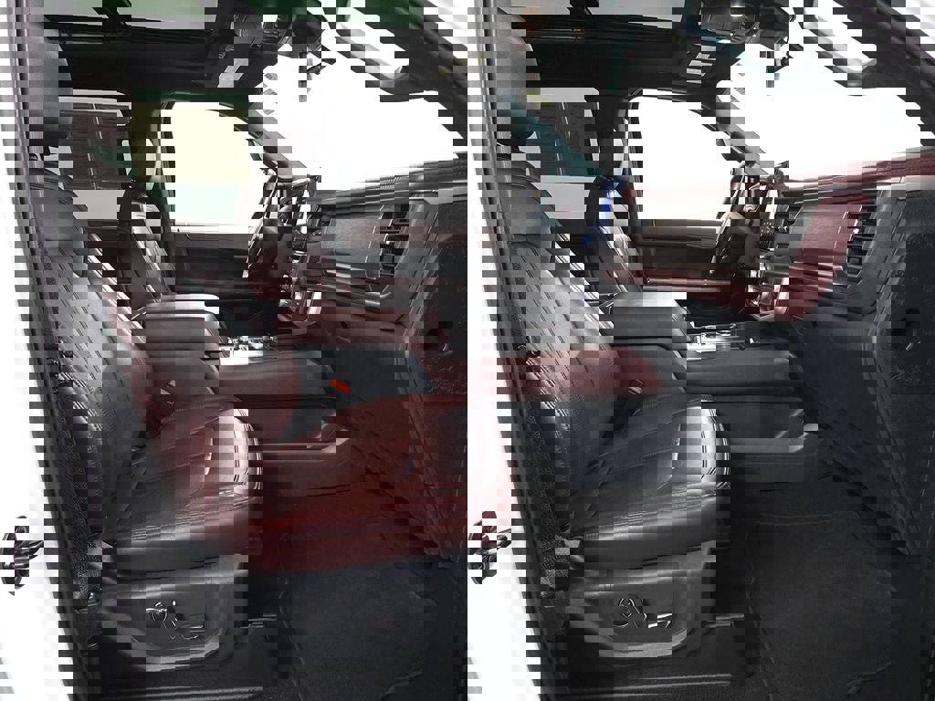 Certified 2024 Ford Expedition Limited image 31