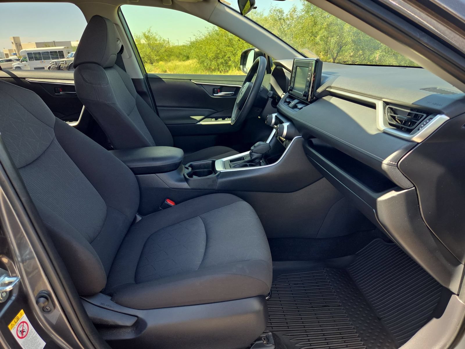 Used 2019 Toyota RAV4 XLE w/ Convenience Package FWD image 27