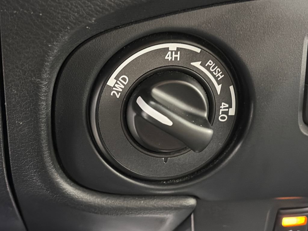 Used 2022 Nissan Frontier SV AWD/4WD image 23