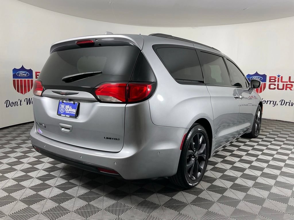 Used 2020 Chrysler Pacifica Limited w/ Quick Order Package 27H Red S FWD image 3