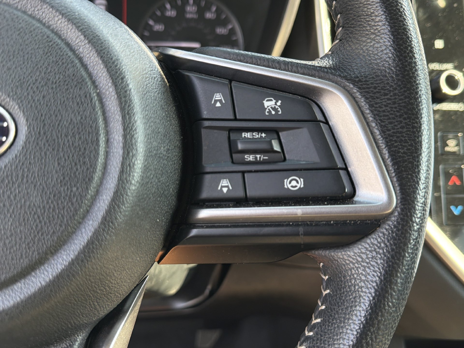 Used 2025 Subaru Ascent Premium AWD/4WD image 8