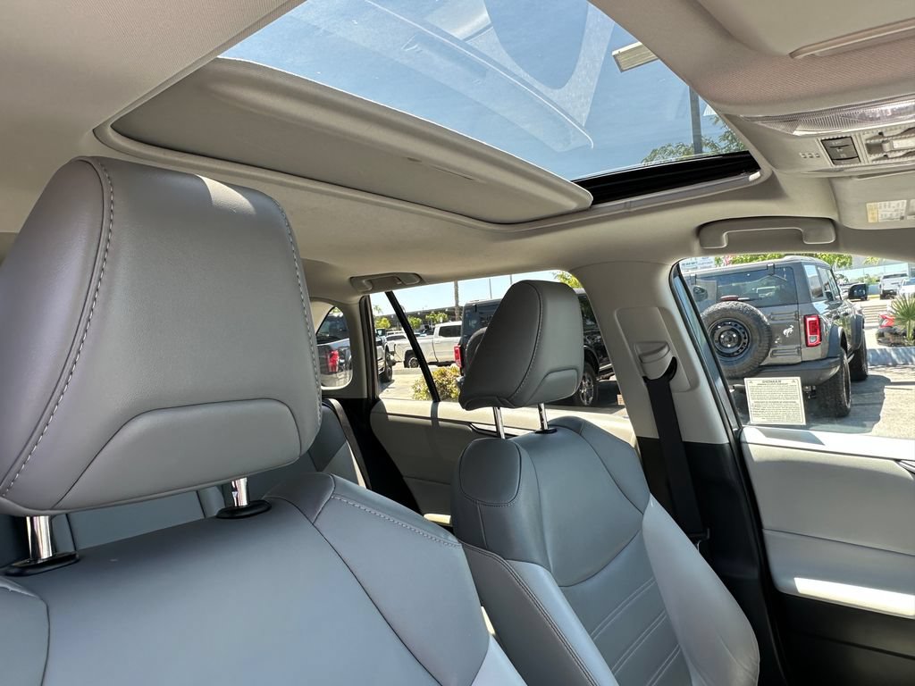 Used 2022 Toyota RAV4 XLE Premium FWD image 18