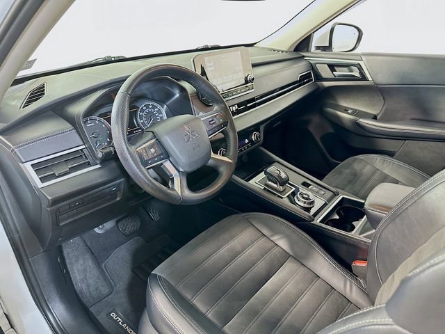 Used 2023 Mitsubishi Outlander SE image 11