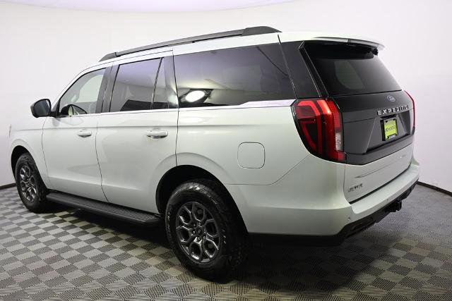 Certified 2025 Ford Expedition Active image 3