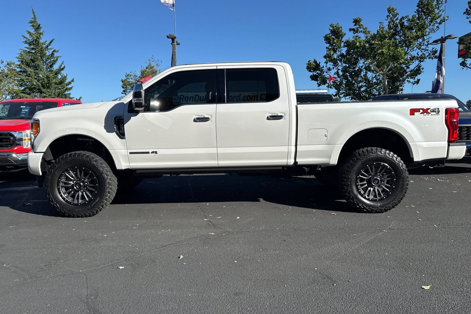 Certified 2017 Ford F250 Platinum w/ Platinum Ultimate Package AWD/4WD image 7
